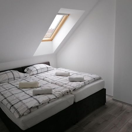 Mohacs Apartman Buitenkant foto