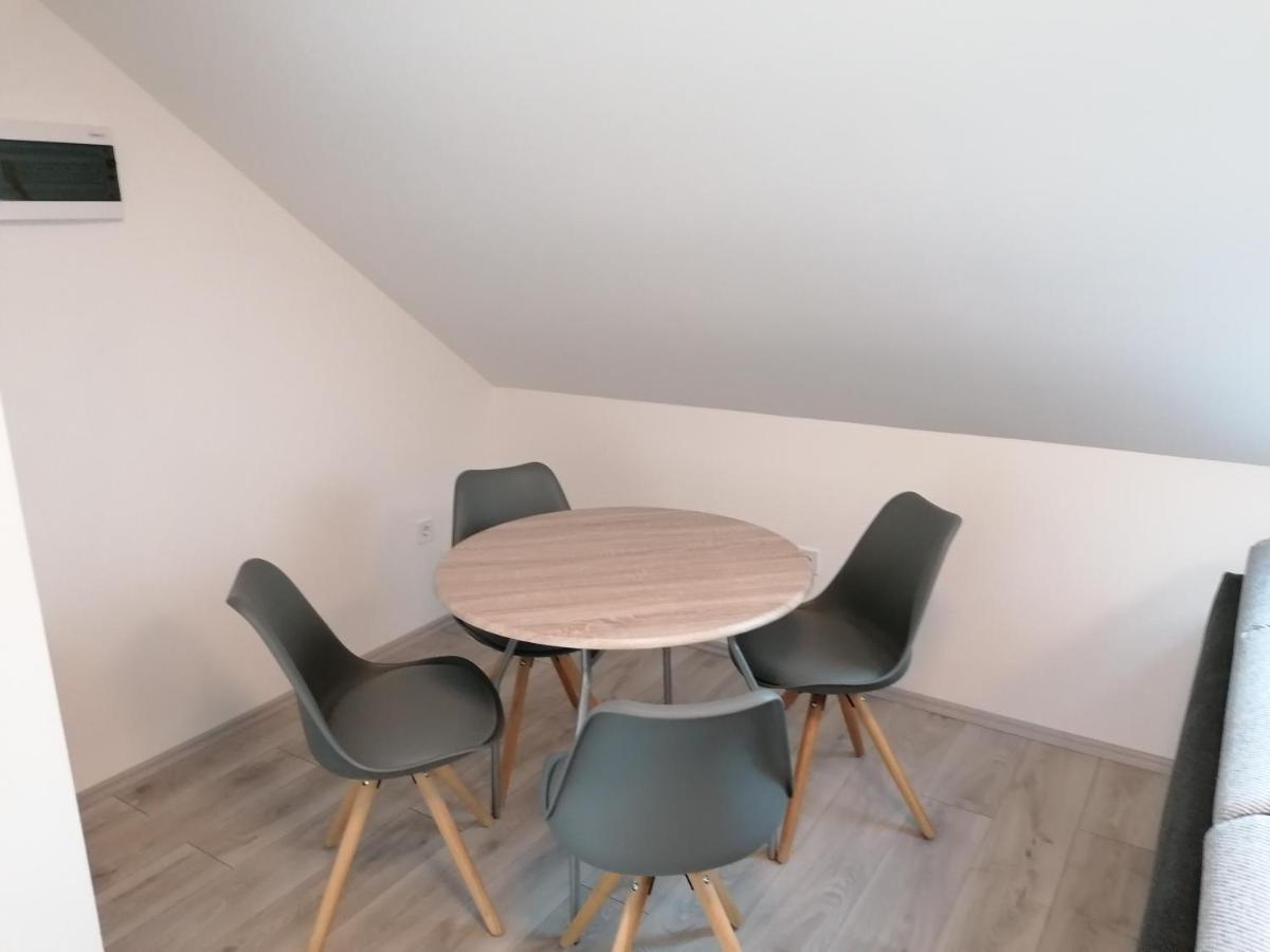 Mohacs Apartman Buitenkant foto