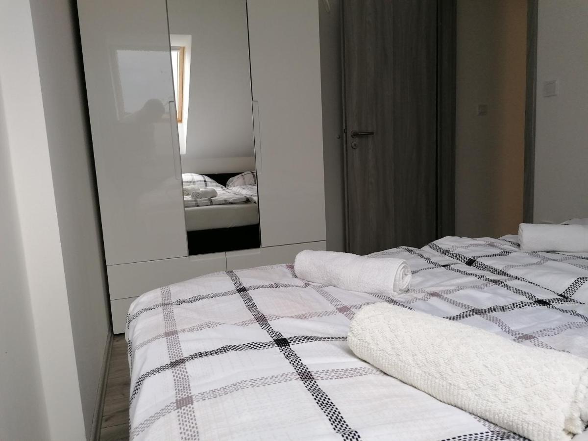 Mohacs Apartman Buitenkant foto