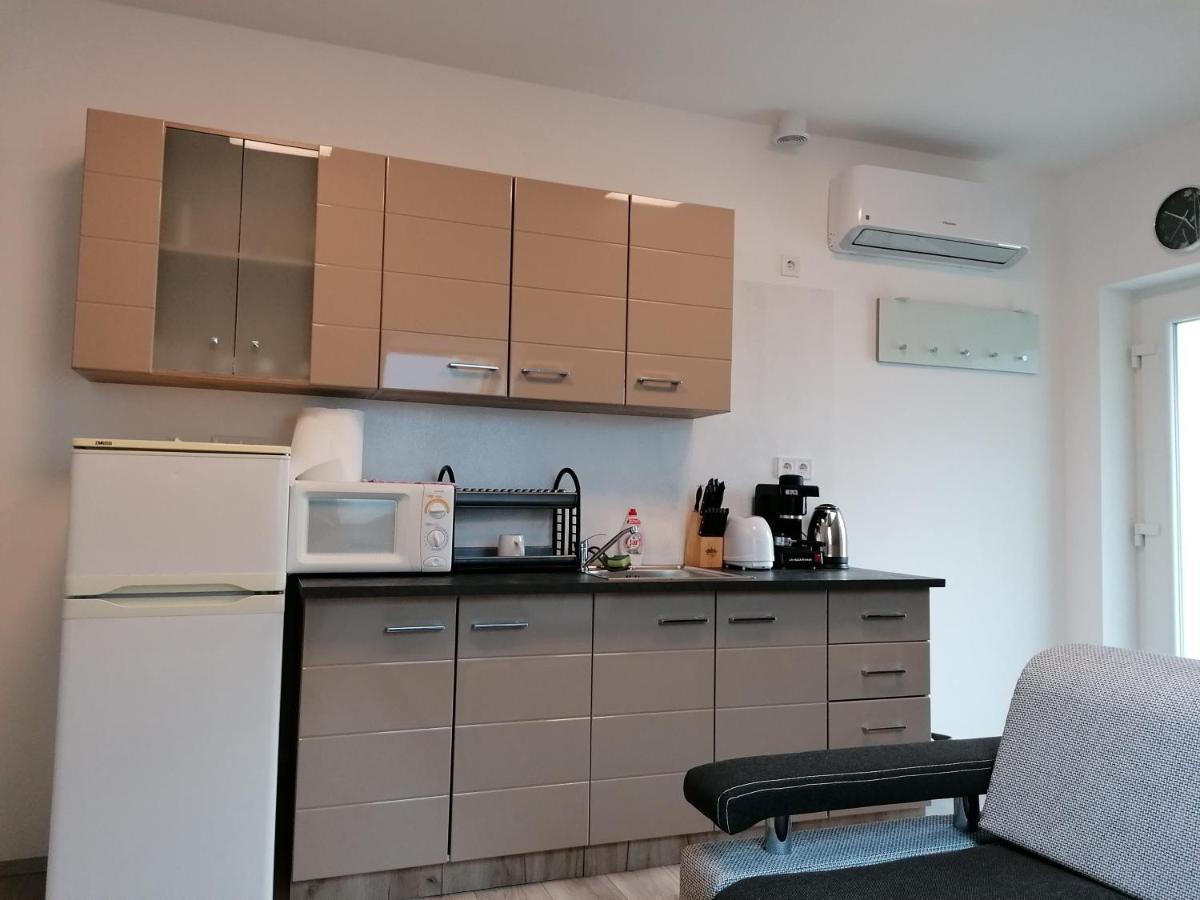 Mohacs Apartman Buitenkant foto