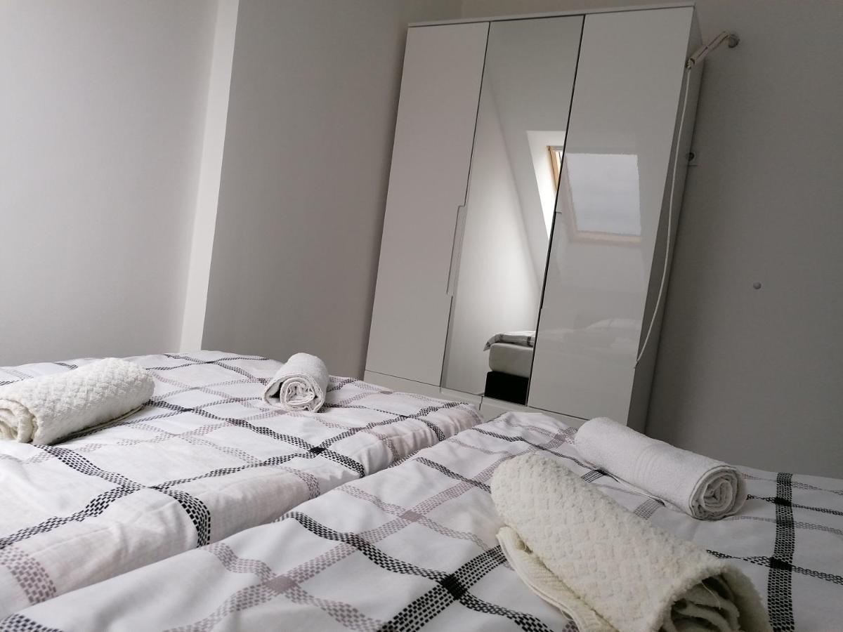 Mohacs Apartman Buitenkant foto