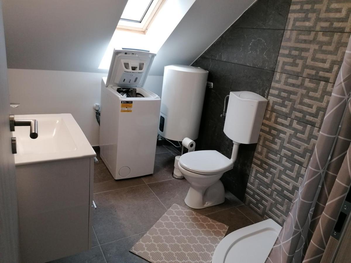 Mohacs Apartman Buitenkant foto