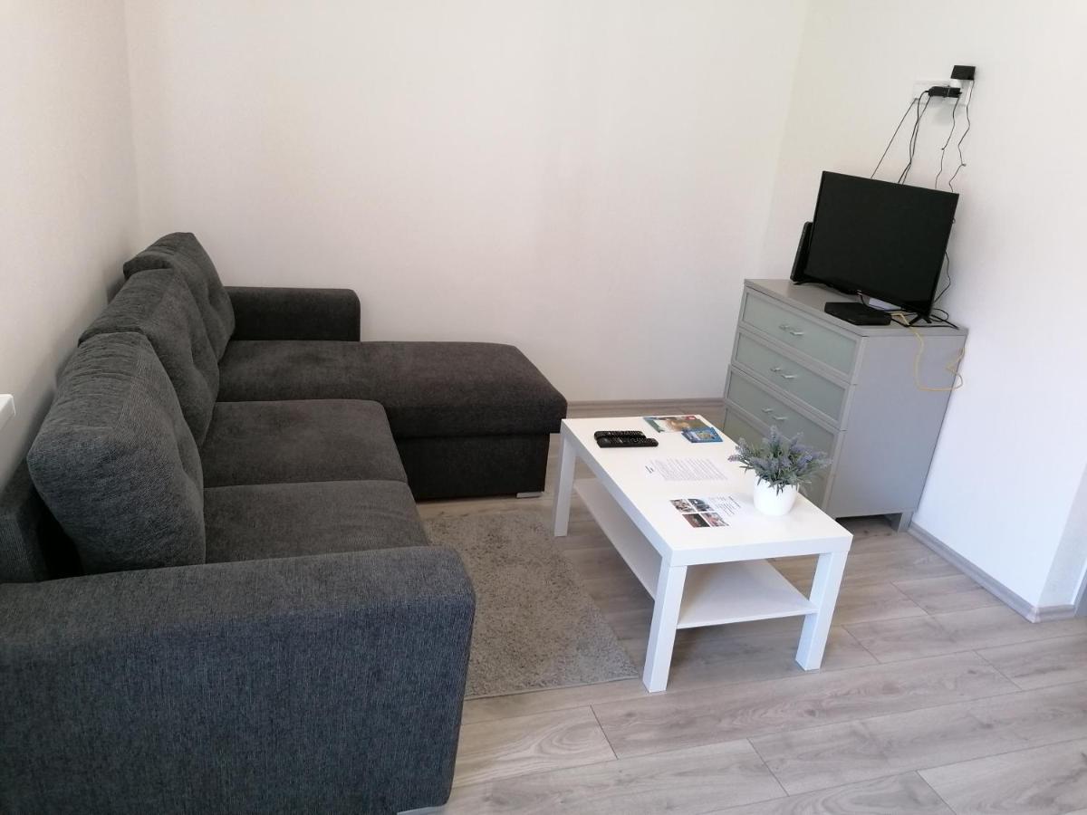 Mohacs Apartman Buitenkant foto